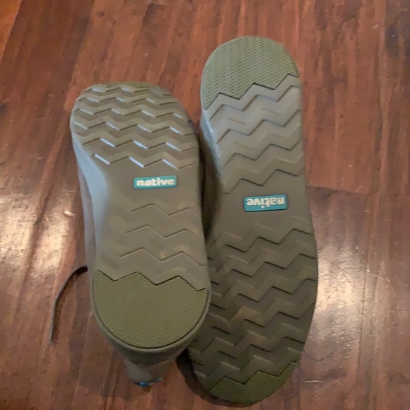 NWOT Native Men’s Shoes - NWOT - Picture 3 of 6